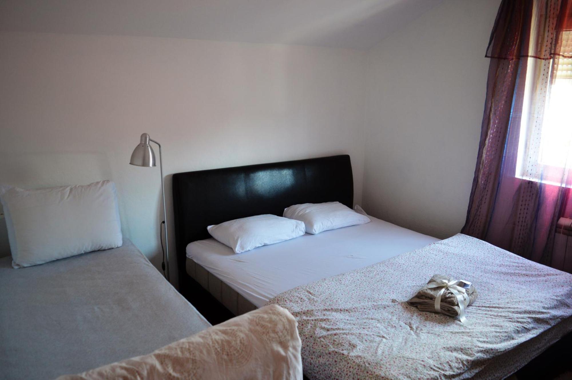 Hotel House Of Peace à Podgorica Extérieur photo